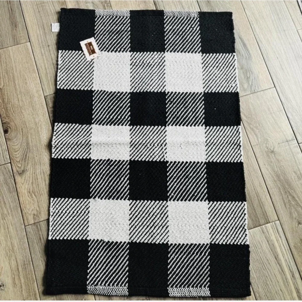 Farmhouse Accent Rug 24x36 Black White Buffalo Plaid‎ Checkered Woven Rustic New